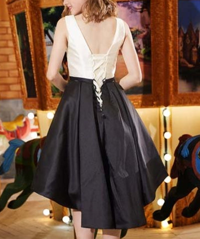 Vestido formal de noche sin mangas de satén plisado de corte alto y bajo